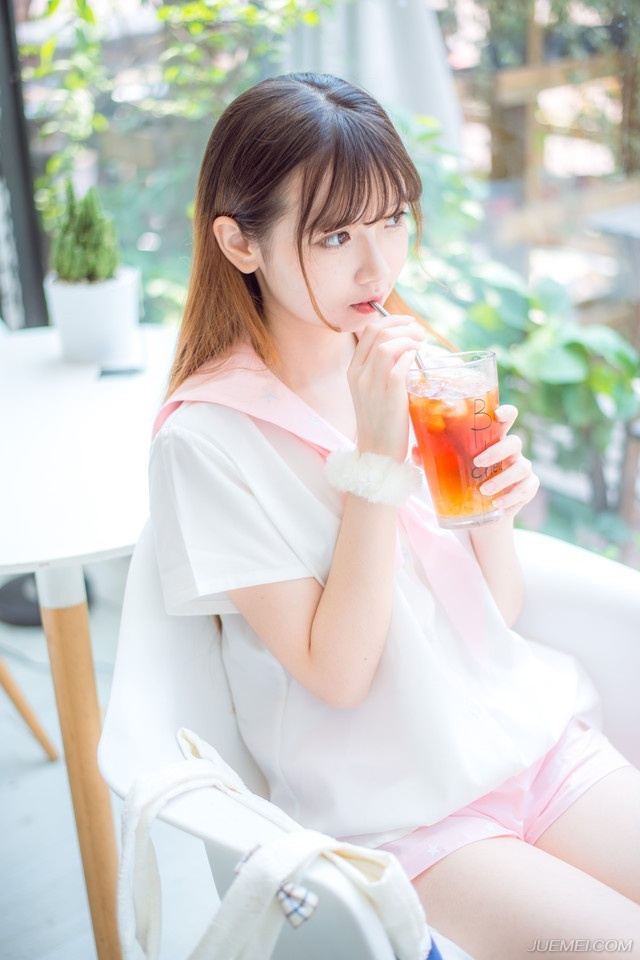 不管曹操怎么讨厌这东西，但毕竟代表着王权，曹操专门派了一支百人队的虎卫前来接印，以表示自己对王权的尊重。